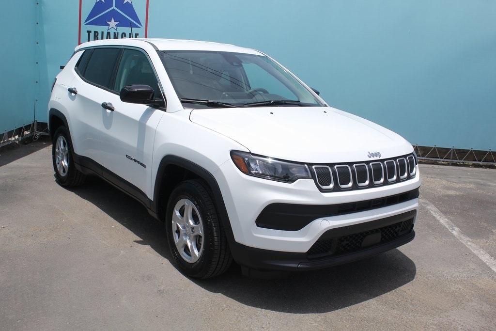 2023 Jeep Compass Sport photo 3