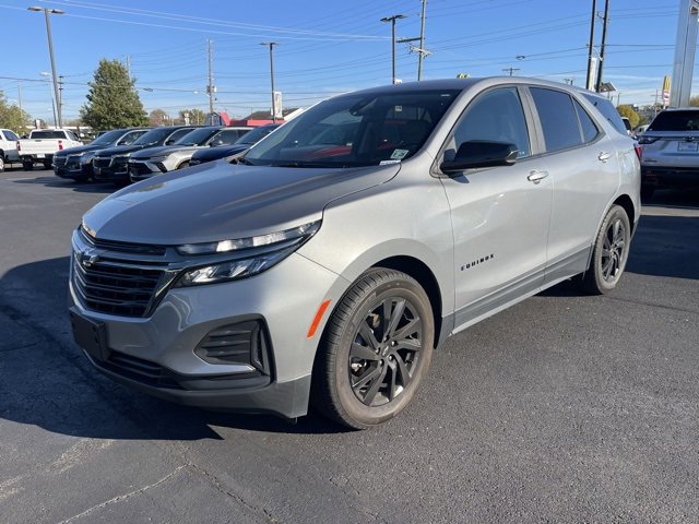 2023 Chevrolet Equinox LS photo 2