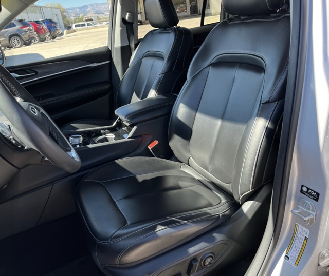 2023 Jeep Grand Cherokee Limited photo 2