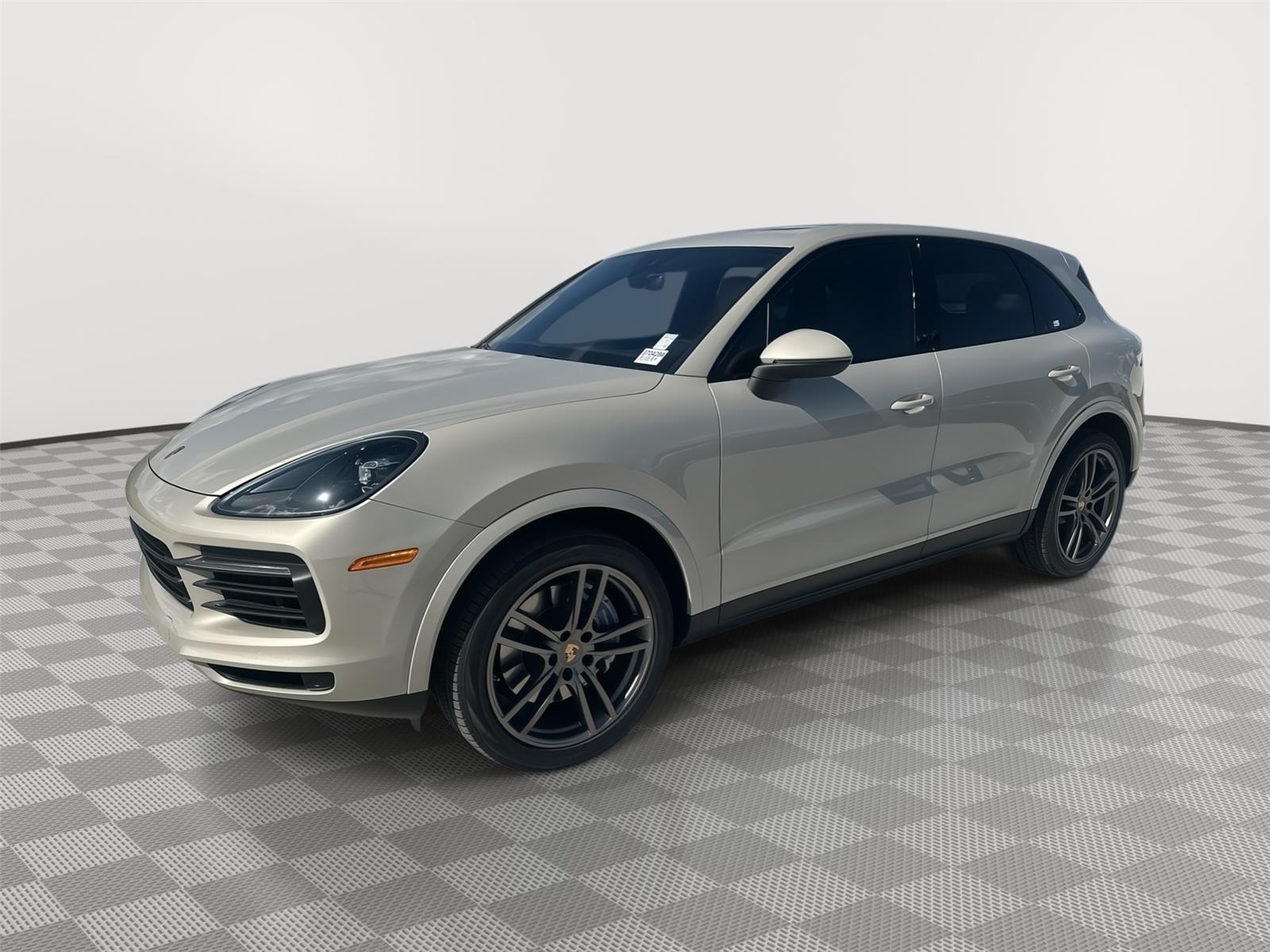2022 Porsche Cayenne Base's photo