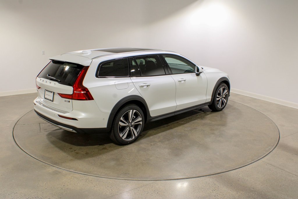 2026 Volvo V60 Plus photo 4
