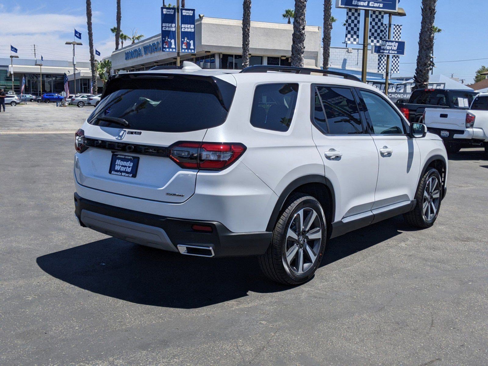 2025 Honda Pilot Touring photo 4
