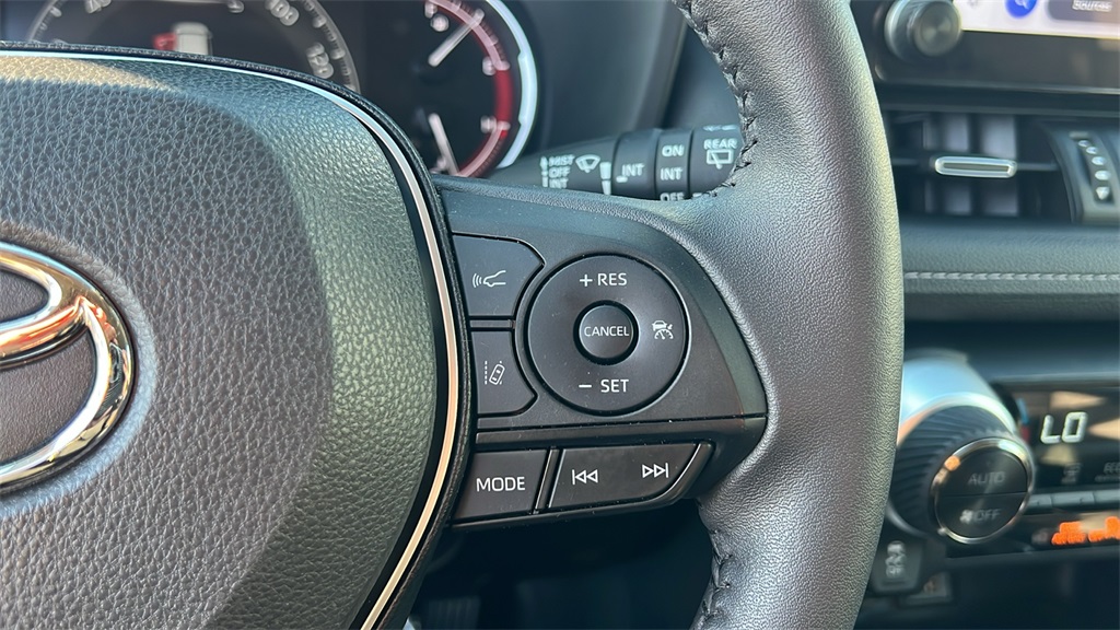 2024 Toyota RAV4 XLE Premium photo 16