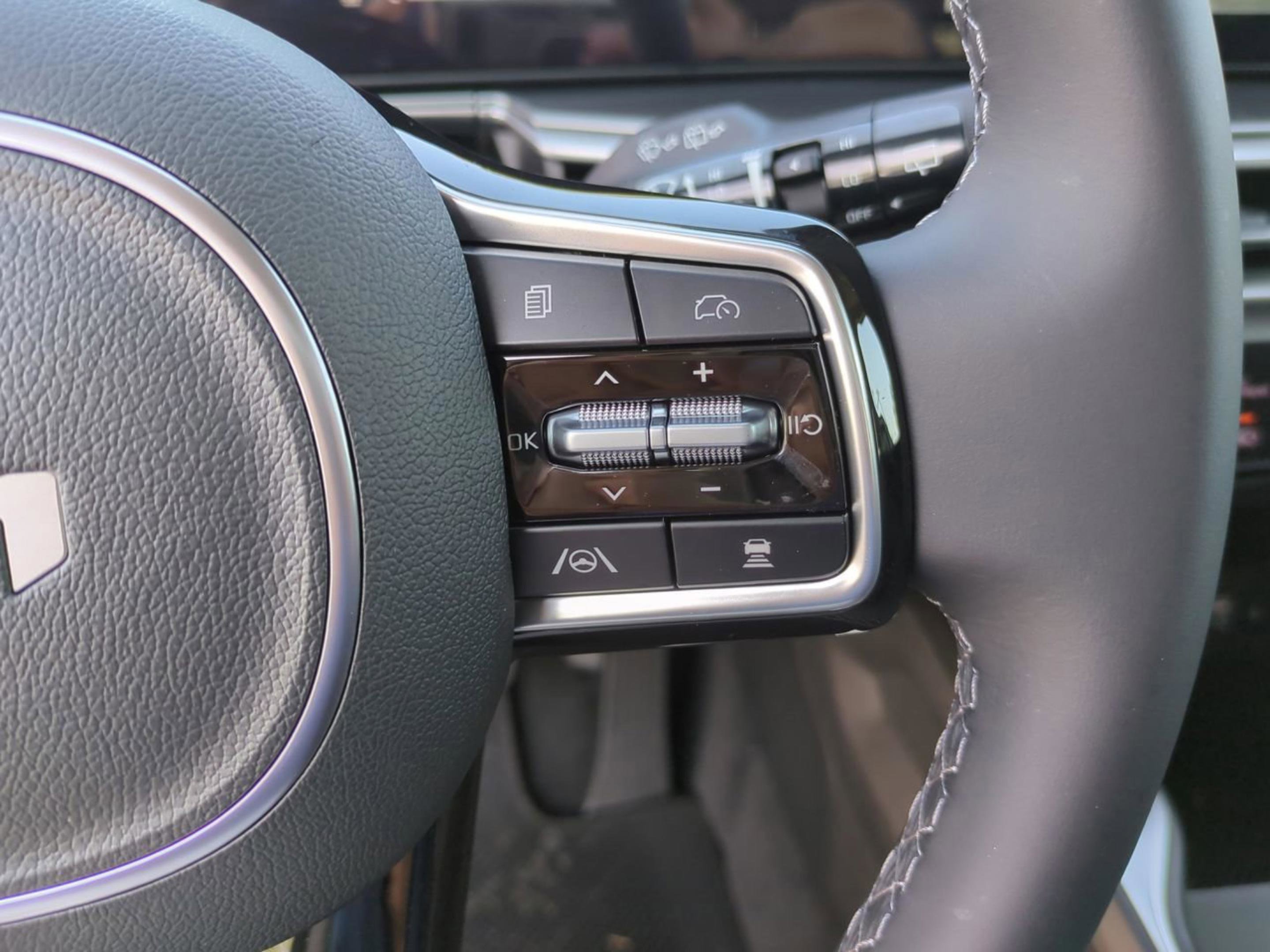 2025 Kia Sorento EX photo 24