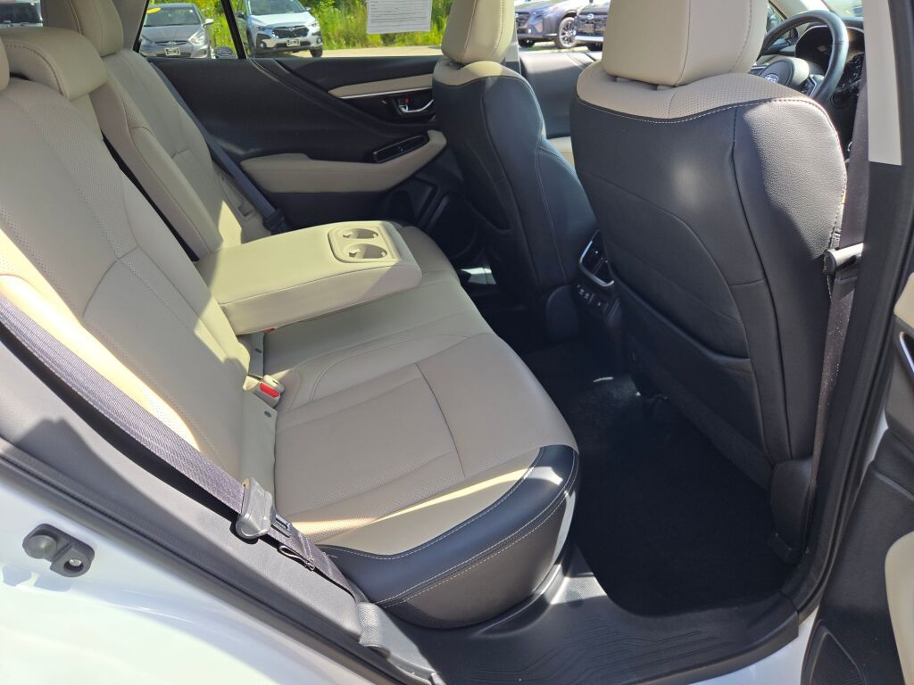 2022 Subaru Outback Limited photo 5