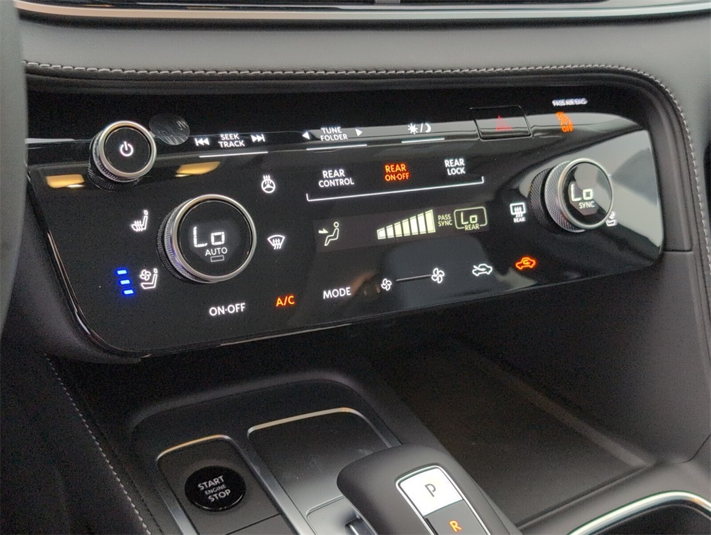 2026 Infiniti QX60 Luxe photo 13