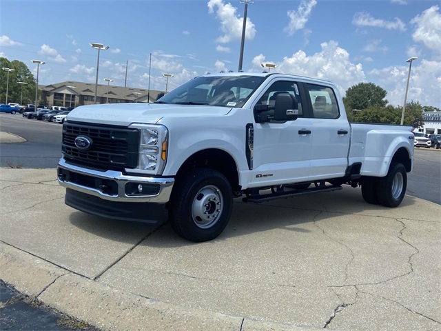2025 Ford F-350 photo 5