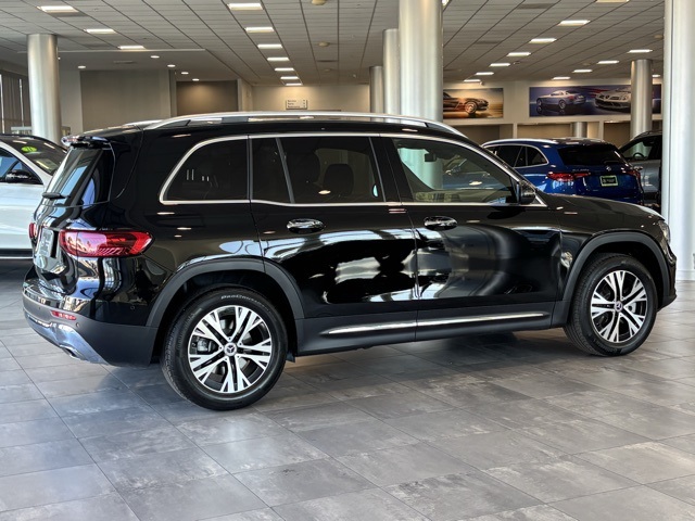 2025 Mercedes Benz GLB 250 4MATIC photo 3