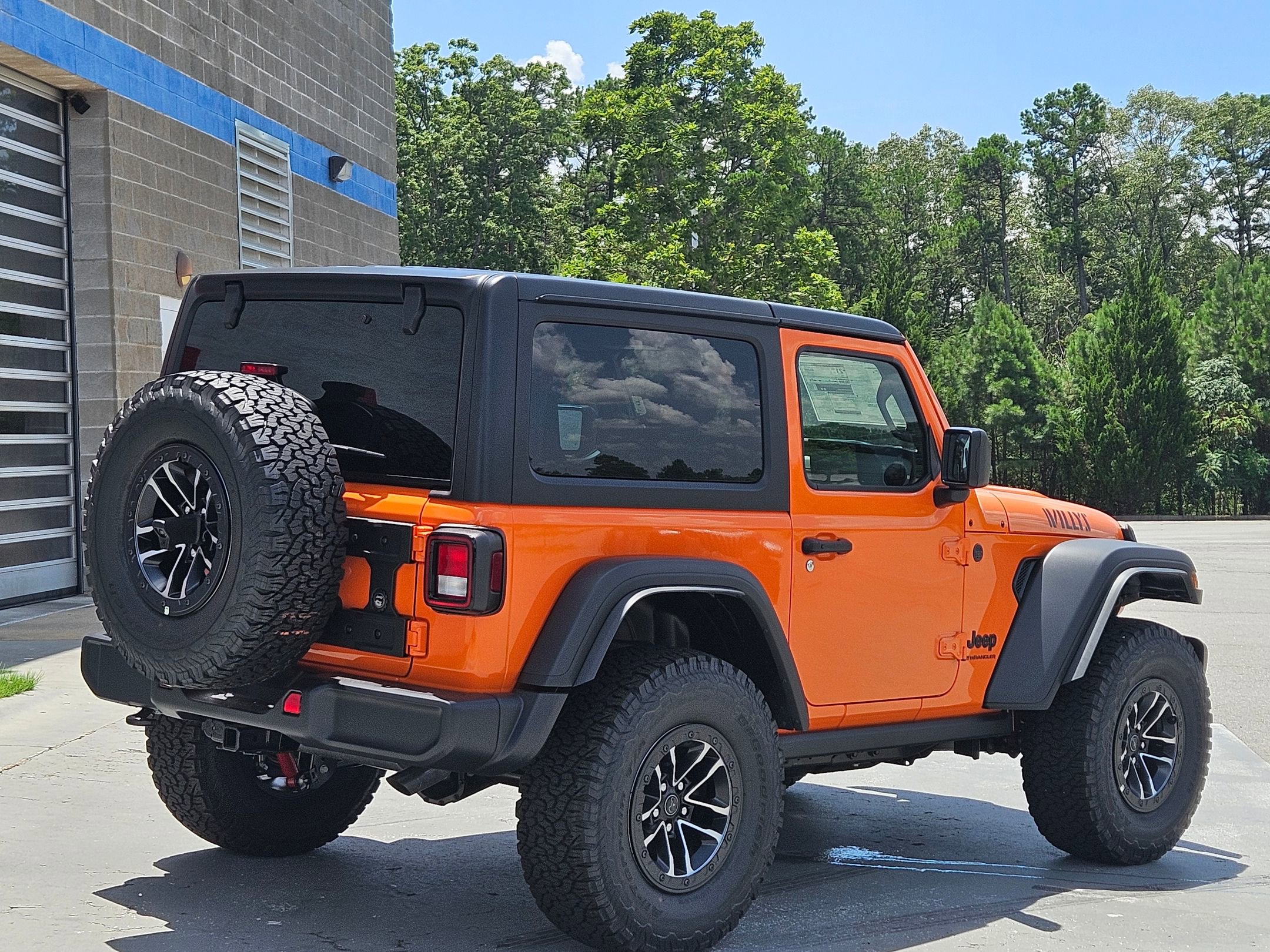 2025 Jeep Wrangler Willys photo 7