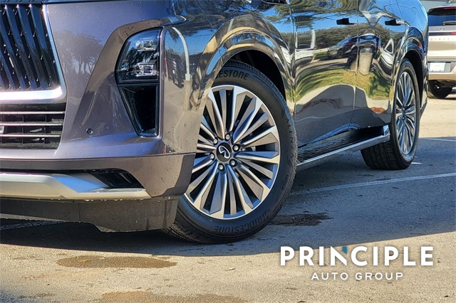 2025 Infiniti QX80 Luxe photo 4