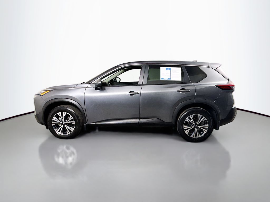 2022 Nissan Rogue SV photo 4