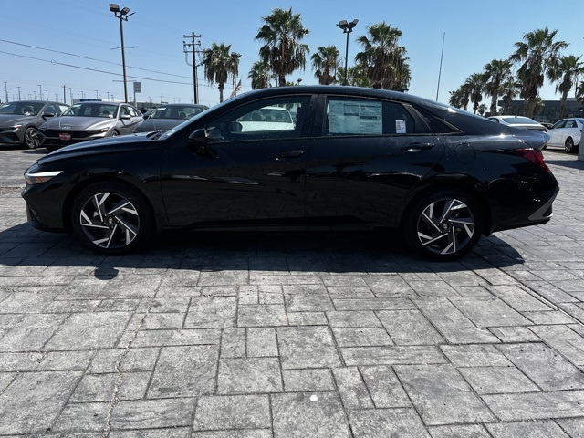 2025 Hyundai Elantra Hybrid SEL Sport photo 4