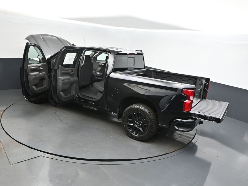 2026 Chevrolet Silverado 1500 RST photo 2
