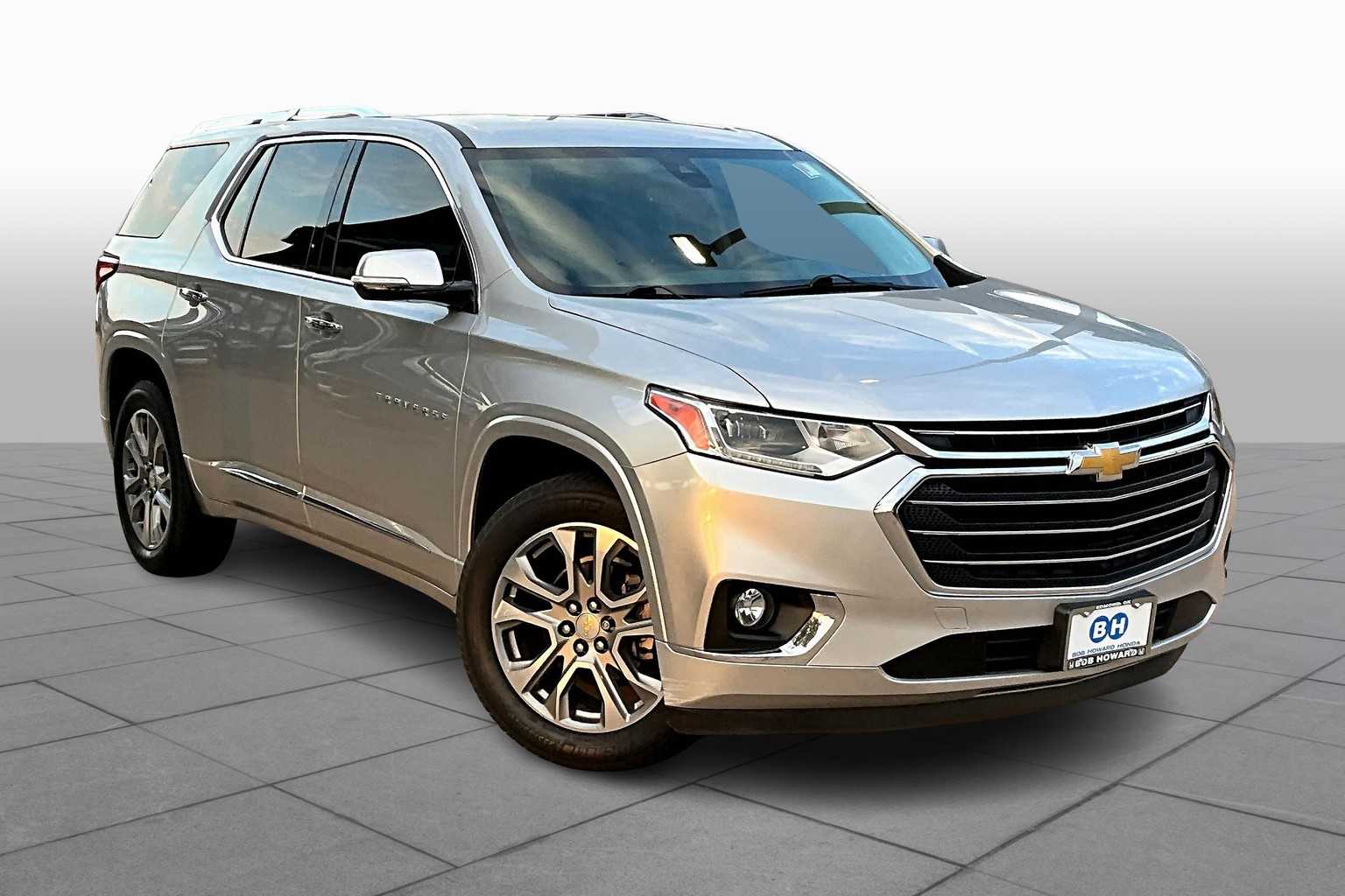 2019 Chevrolet Traverse Premier photo 2