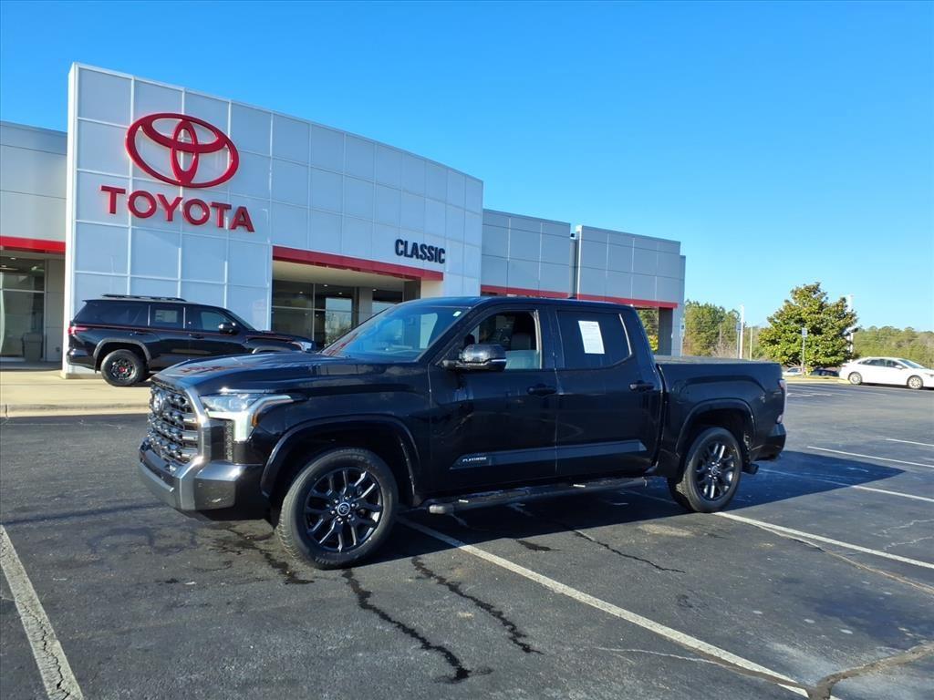 2023 Toyota Tundra Platinum's photo