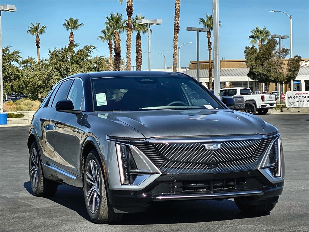 2026 Cadillac Lyriq Luxury photo 3