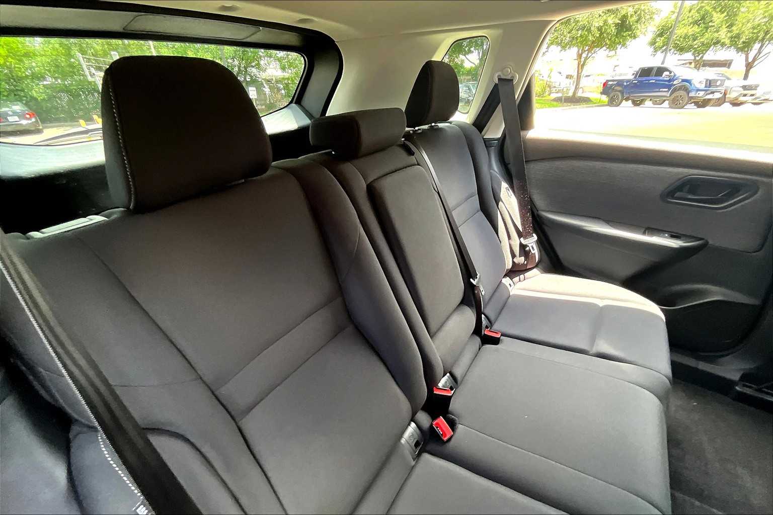 2023 Nissan Rogue S photo 17