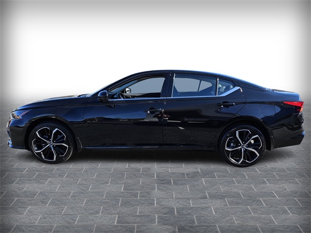 2025 Nissan Altima 2.5 SR photo 4