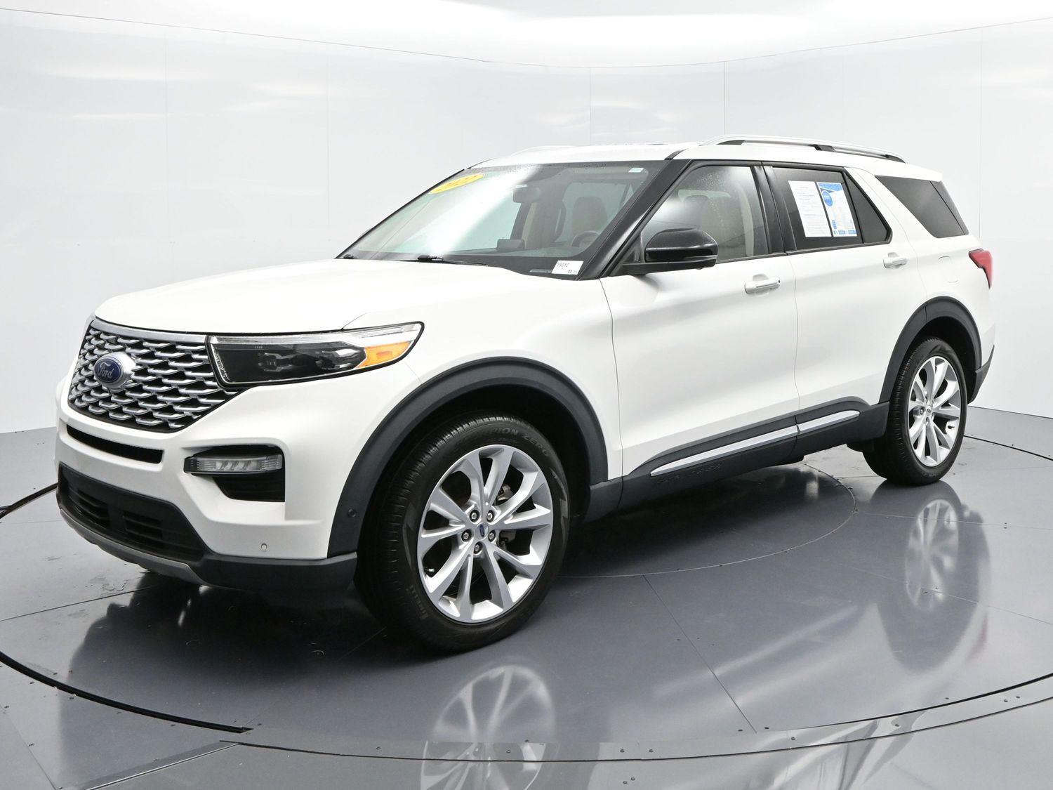 2022 Ford Explorer Platinum photo 2