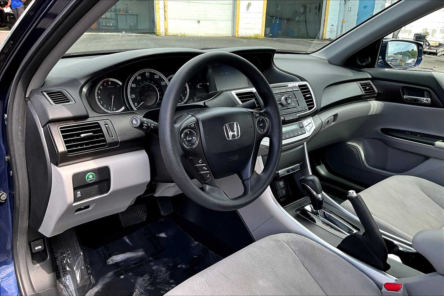 2014 Honda Accord EX photo 14
