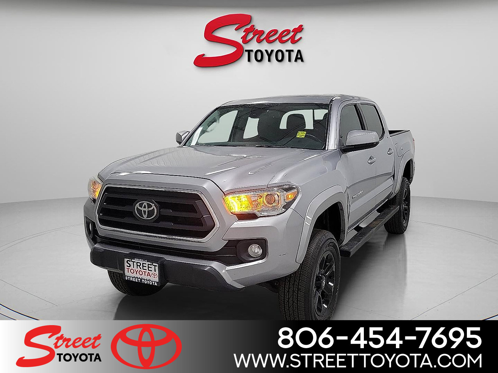 2020 Toyota Tacoma SR5's photo