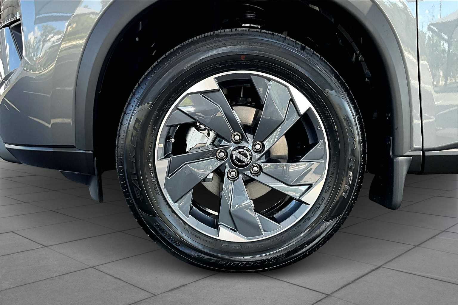 2026 Nissan Rogue SV photo 4