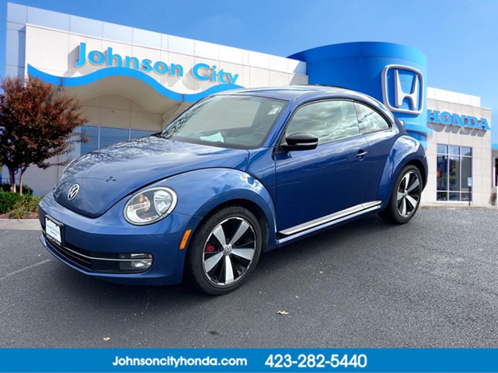 2013 Volkswagen Beetle 2.0's photo