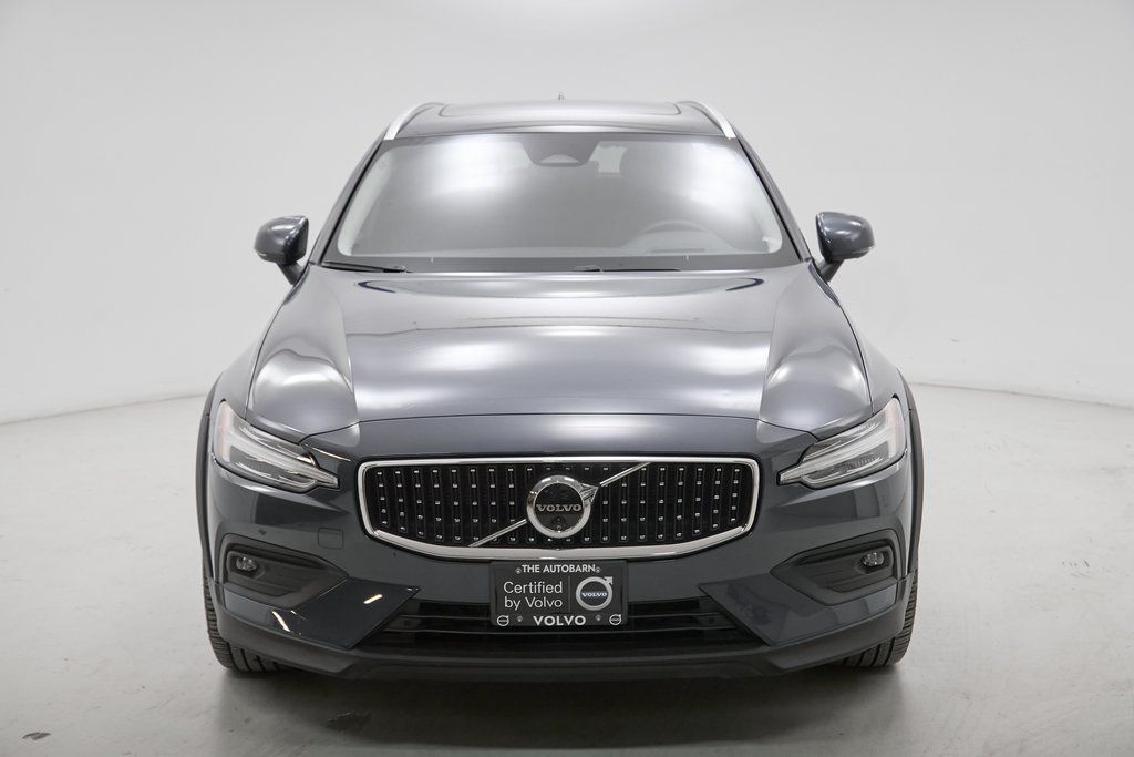 2024 VOLVO V60CC - Image 4