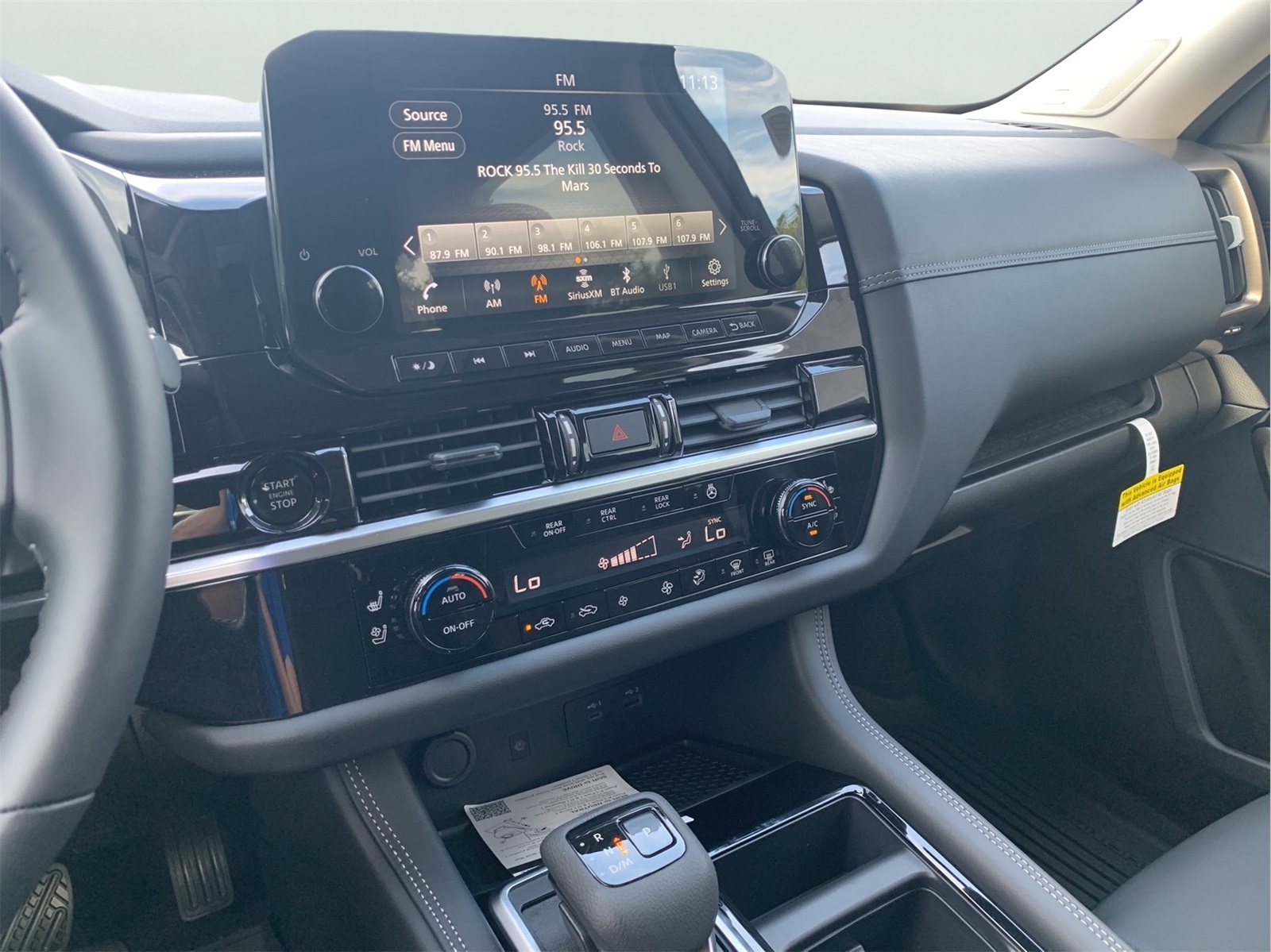 2025 Nissan Pathfinder Platinum photo 20