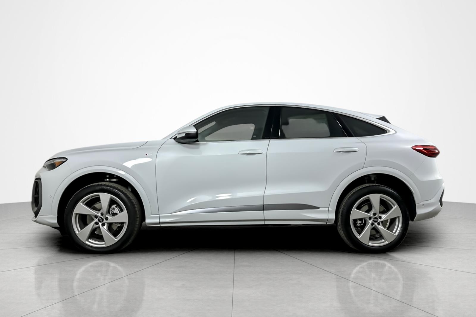 2025 Audi Q5 Sportback Premium Plus TFSI photo 3