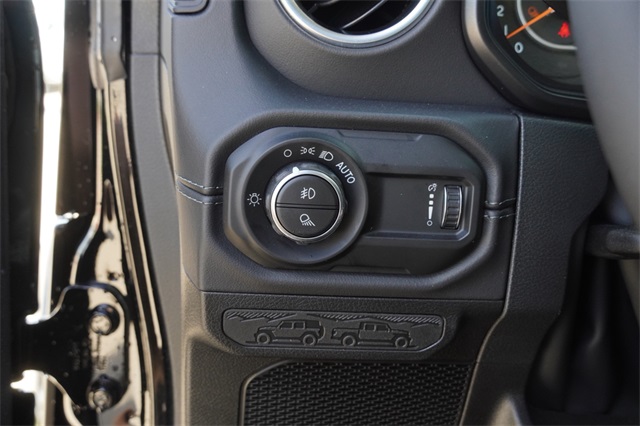 2025 Jeep Gladiator Sport photo 18