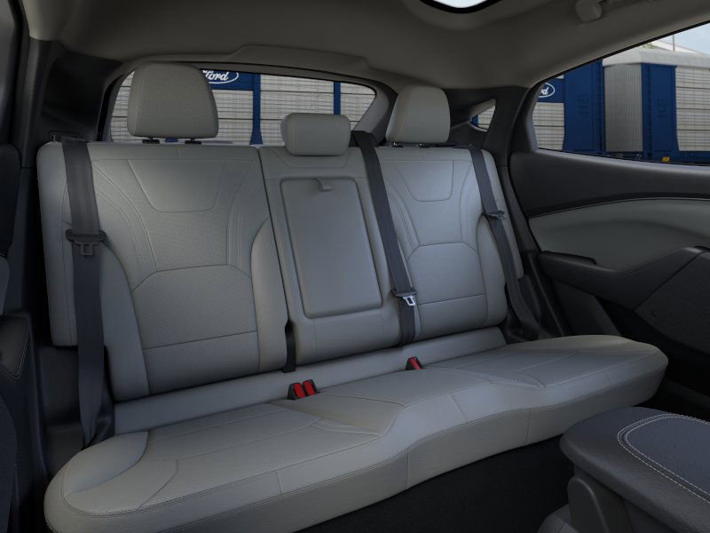 2025 Ford Mustang Mach-E Premium photo 5