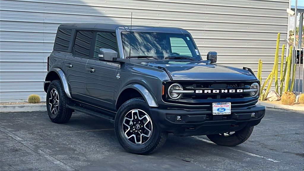 2022 Ford Bronco 4-Door Outer Banks's photo