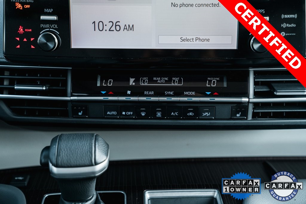 2021 Toyota Sienna XLE photo 23