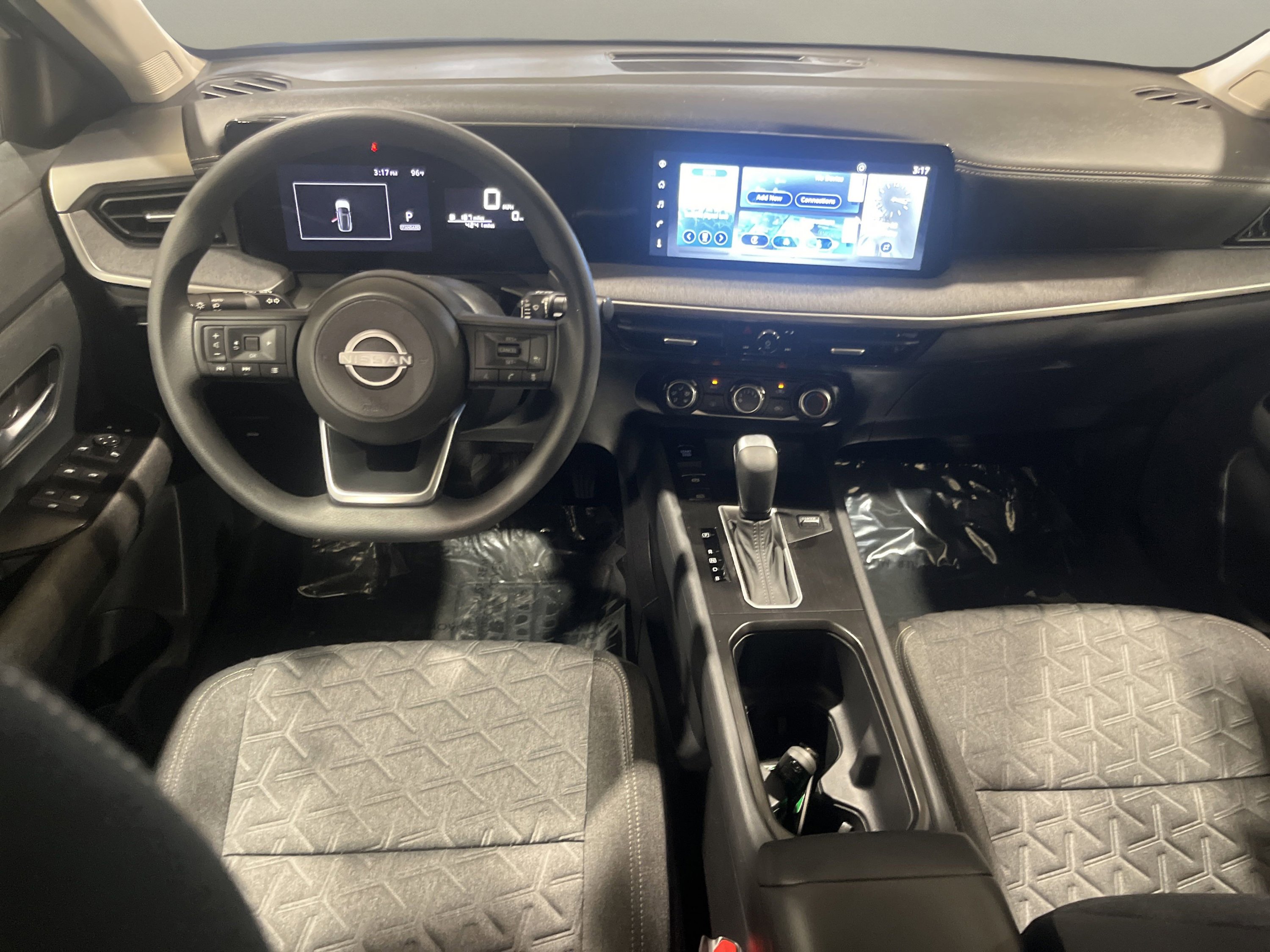 2025 Nissan Kicks SV photo 8