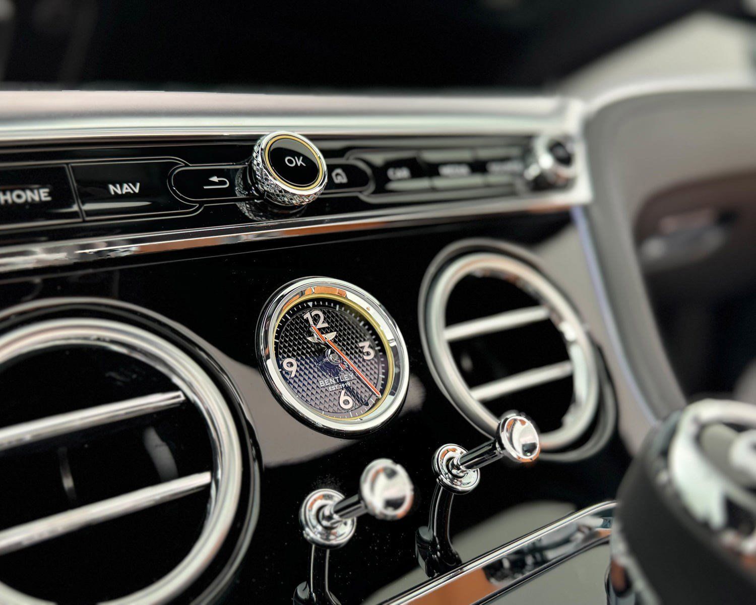 2024 Bentley Continental GT Azure photo 32
