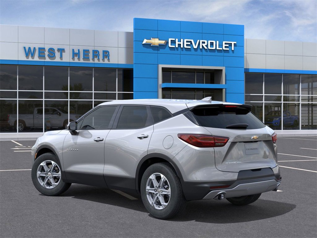 2025 Chevrolet Blazer 2LT photo 2