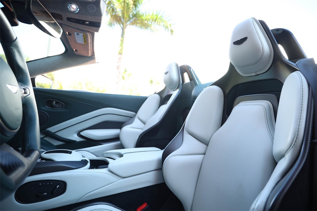 2023 Aston Martin Vantage photo 37