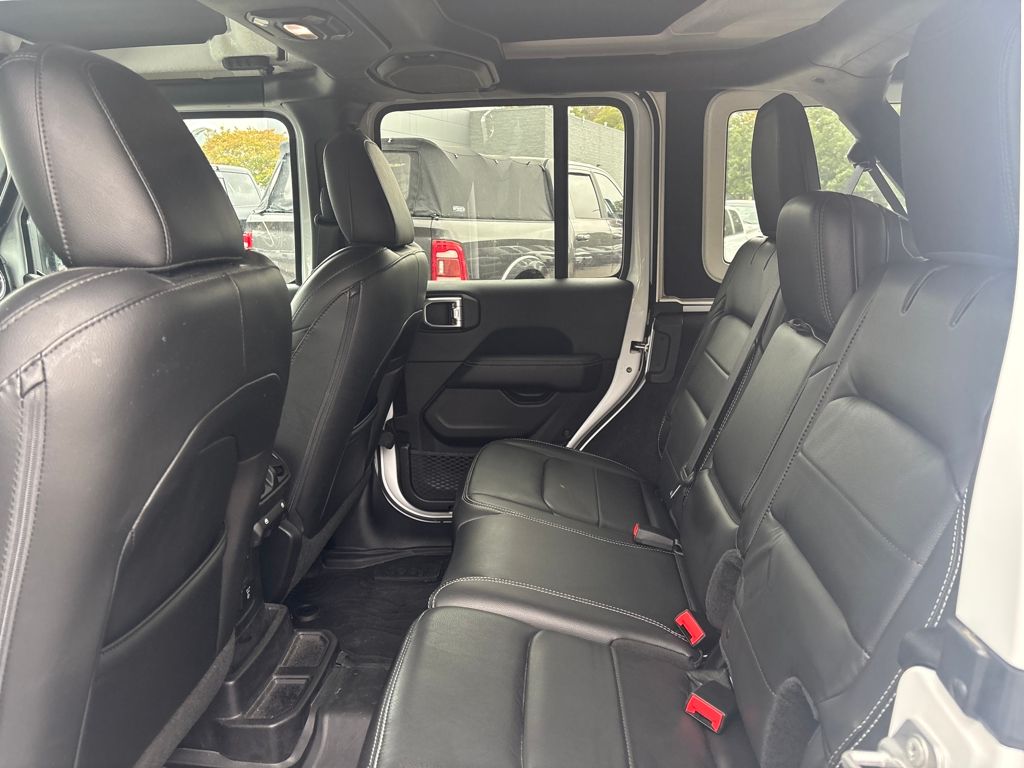 2018 Jeep Wrangler Unlimited Sahara photo 3