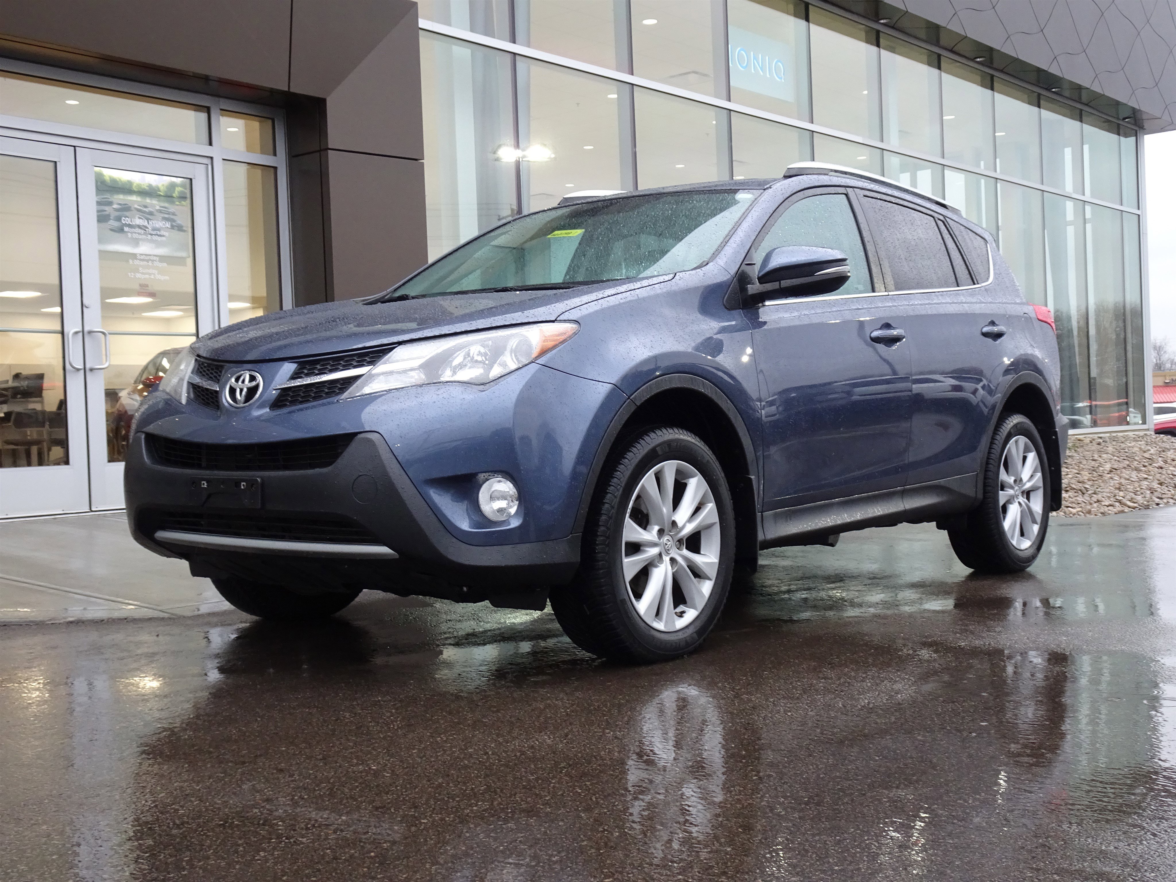 2013 Toyota RAV4 Limited's photo