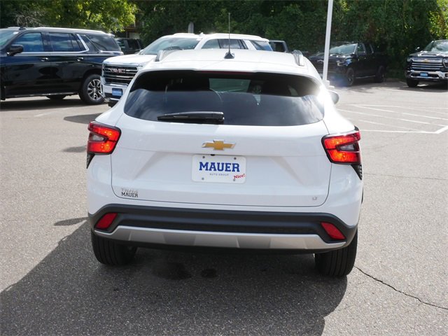 2025 Chevrolet Trax LT photo 6
