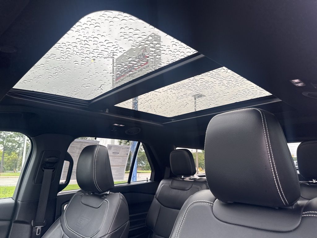 2023 Ford Explorer ST photo 33