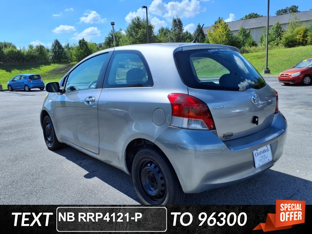 2009 Toyota Yaris Base photo 2