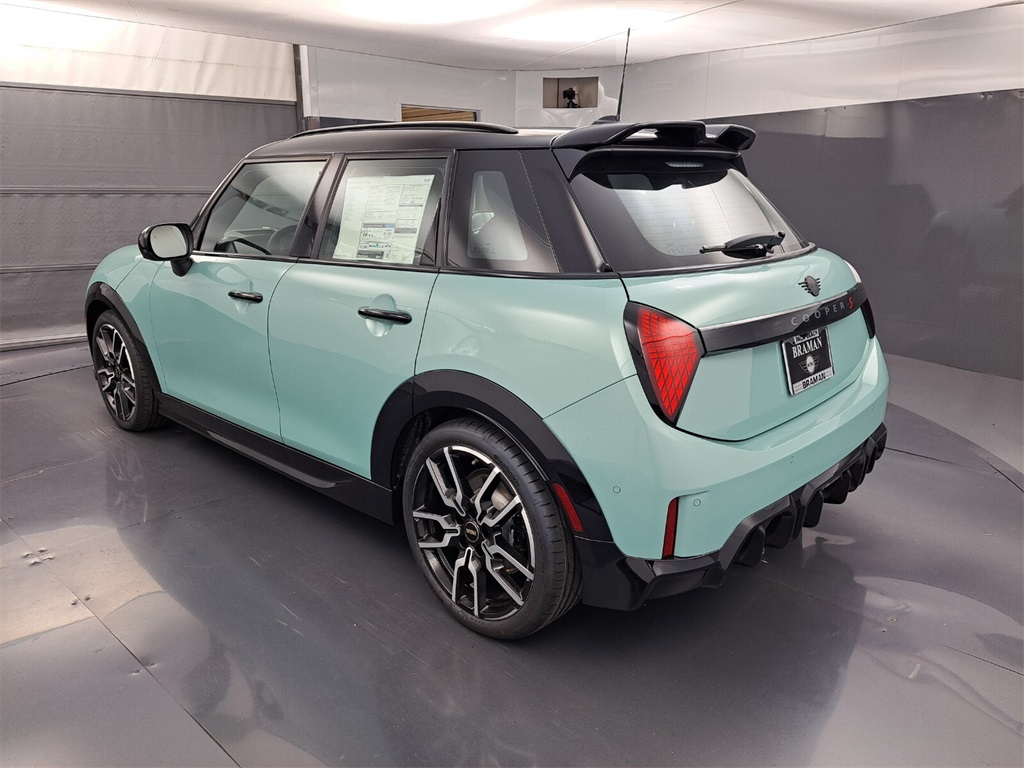 2026 Mini Cooper 4 Door Hardtop S Iconic photo 5