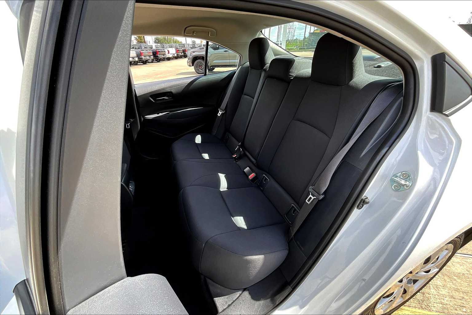 2024 Toyota Corolla LE photo 19