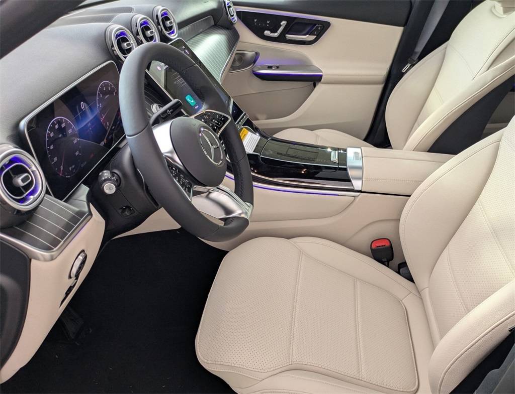 2026 Mercedes Benz GLC 300 photo 4
