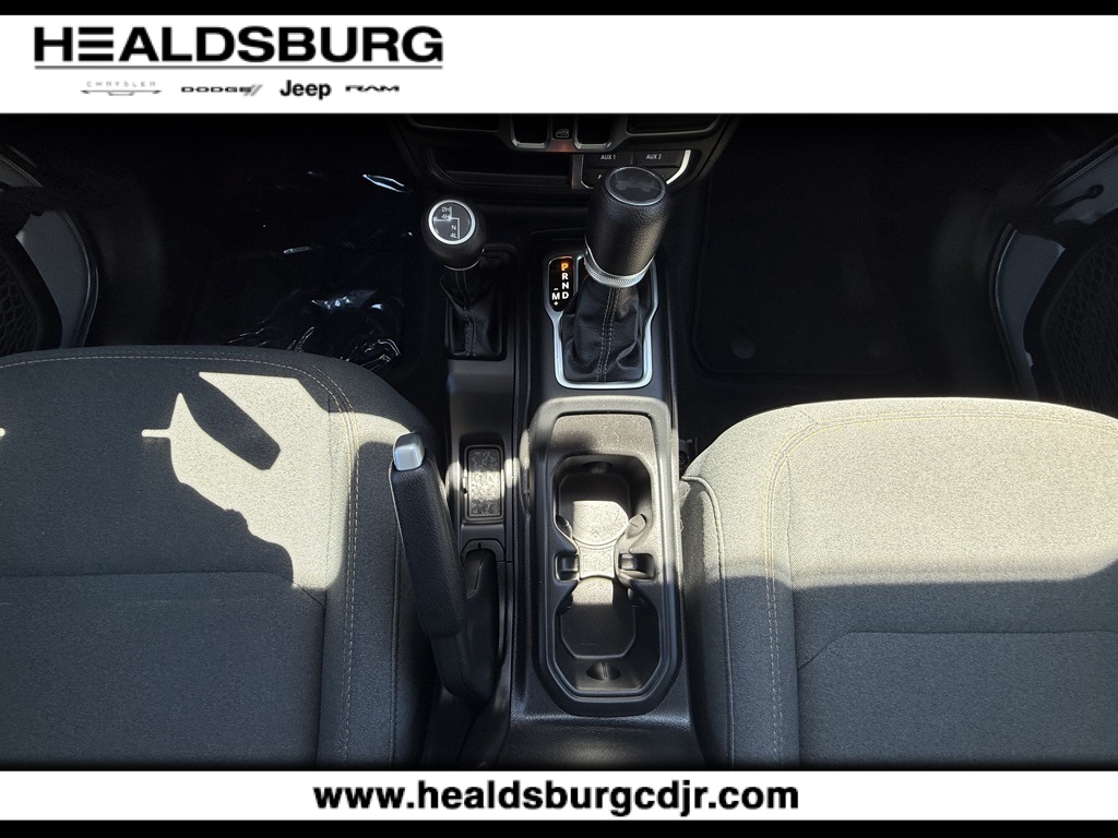 2024 Jeep Wrangler Sahara photo 22