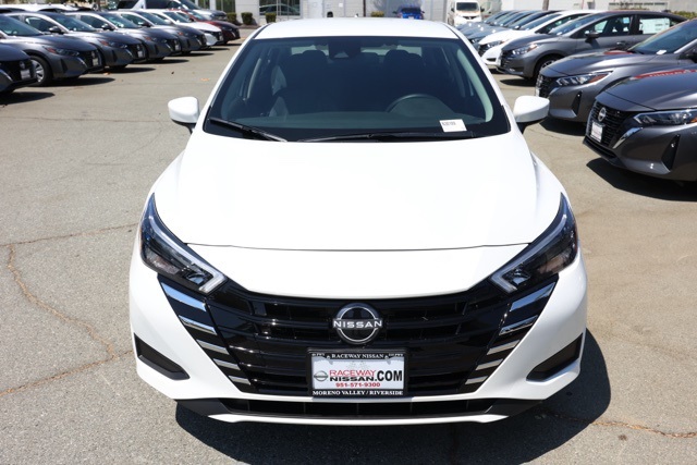 2025 Nissan Versa 1.6 SV photo 9