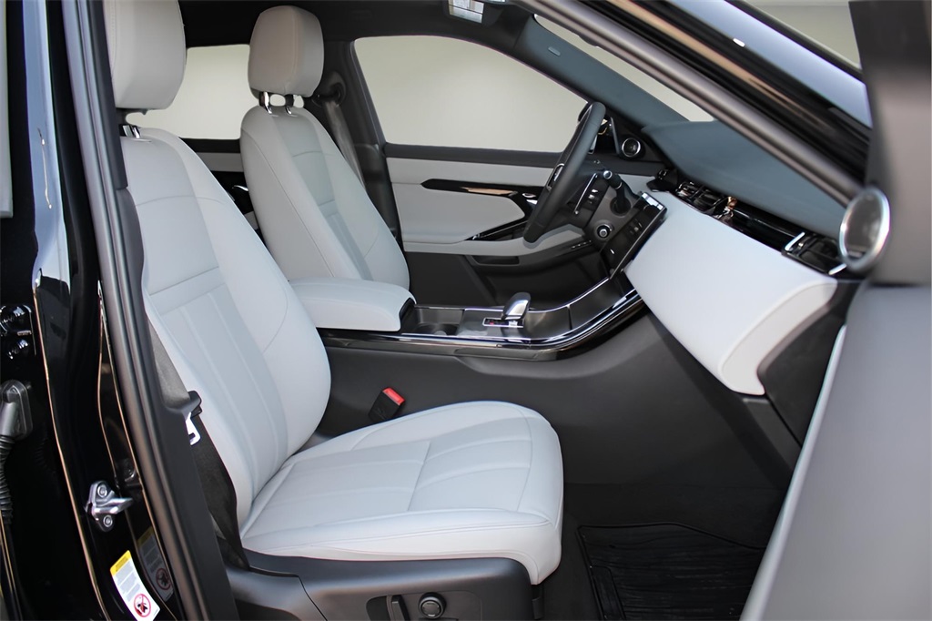 2026 Land Rover Range Rover Evoque S photo 18