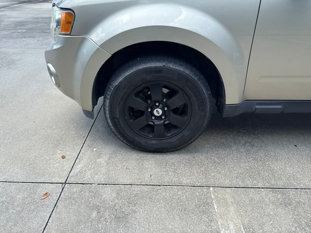 2011 Ford Escape Limited photo 6